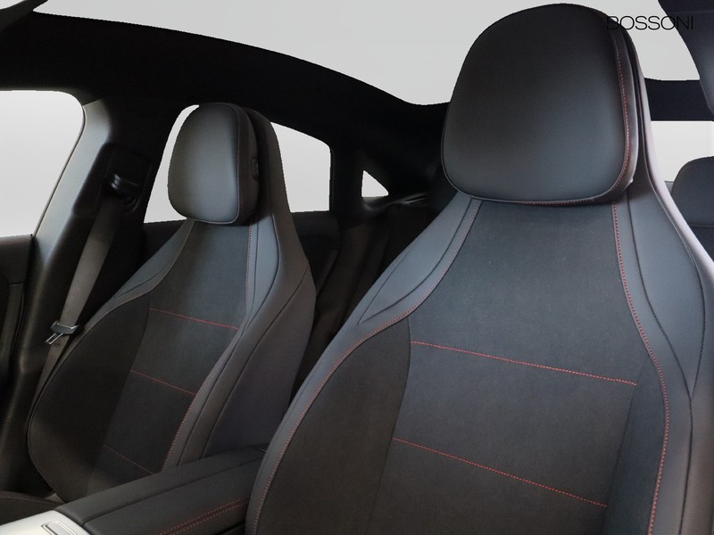 7 - Mercedes CLA 220 premium 4matic auto