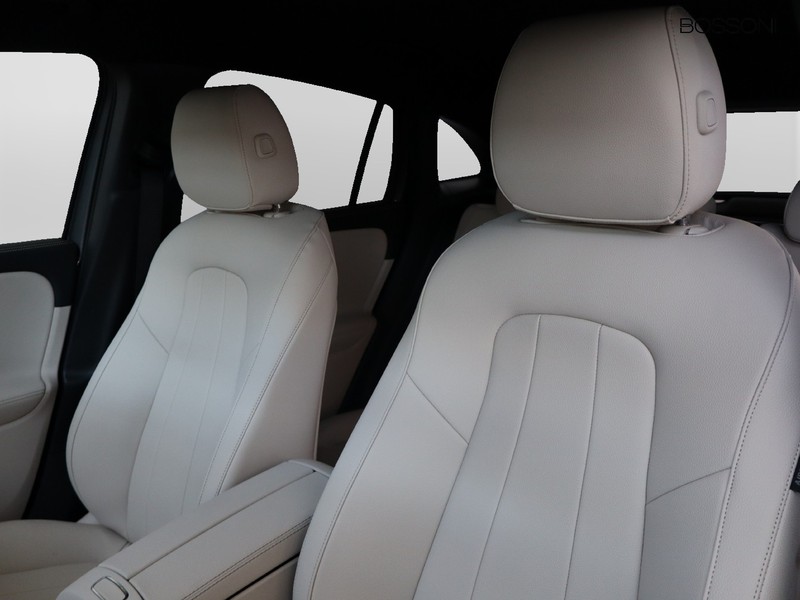 7 - Mercedes GLA 200 d progressive extra 8g-dct
