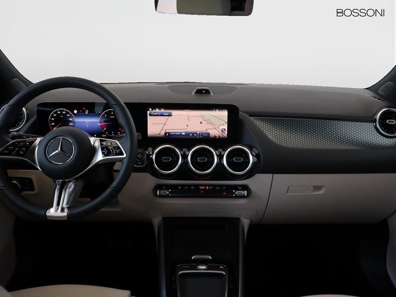 13 - Mercedes GLA 200 d progressive extra 8g-dct