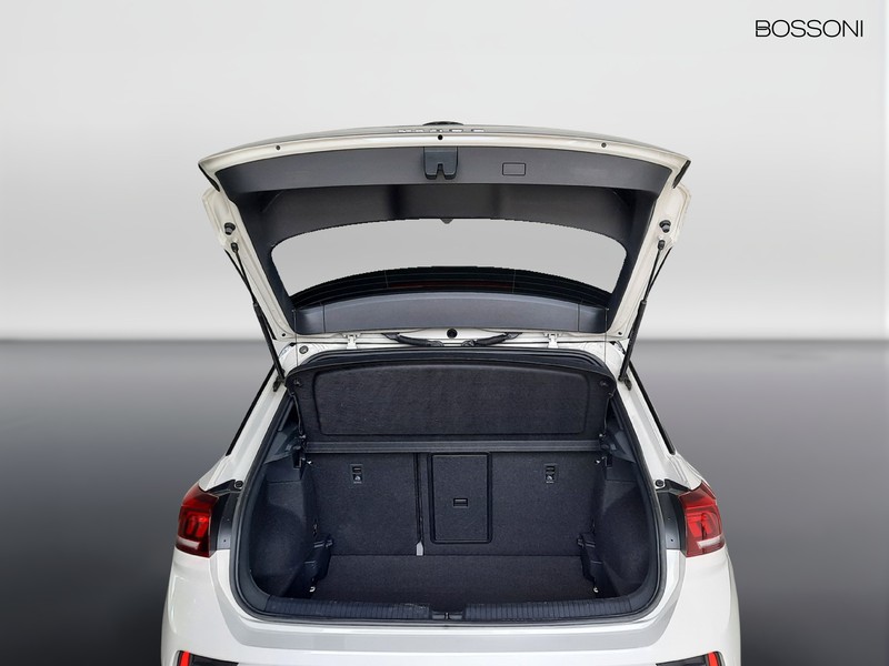 19 - Volkswagen T-Roc 1.5 tsi act r line dsg