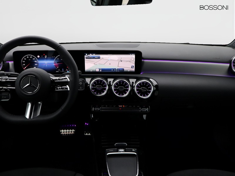 13 - Mercedes Classe A 180 d amg line premium speedshift dct amg 8g