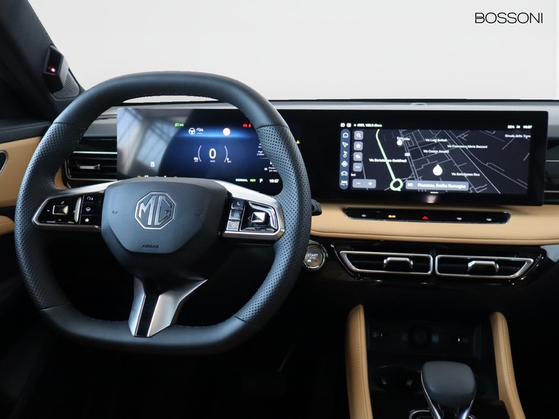13 - Mg HS 1.5 phev luxury auto