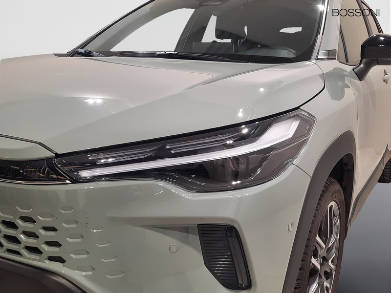 25 - Toyota Corolla Cross 1.8 hybrid 200 premium awd-i e-cvt