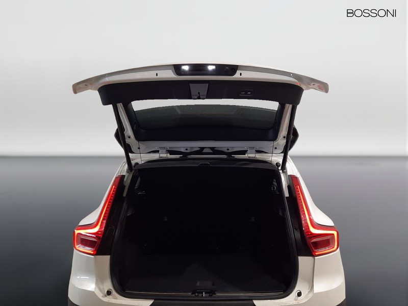 13 - Volvo XC40 1.5 t5 recharge plug-in-hybrid ultimate bright automatico