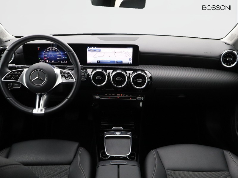 13 - Mercedes CLA shooting brake 180 d advanced 8g-dct