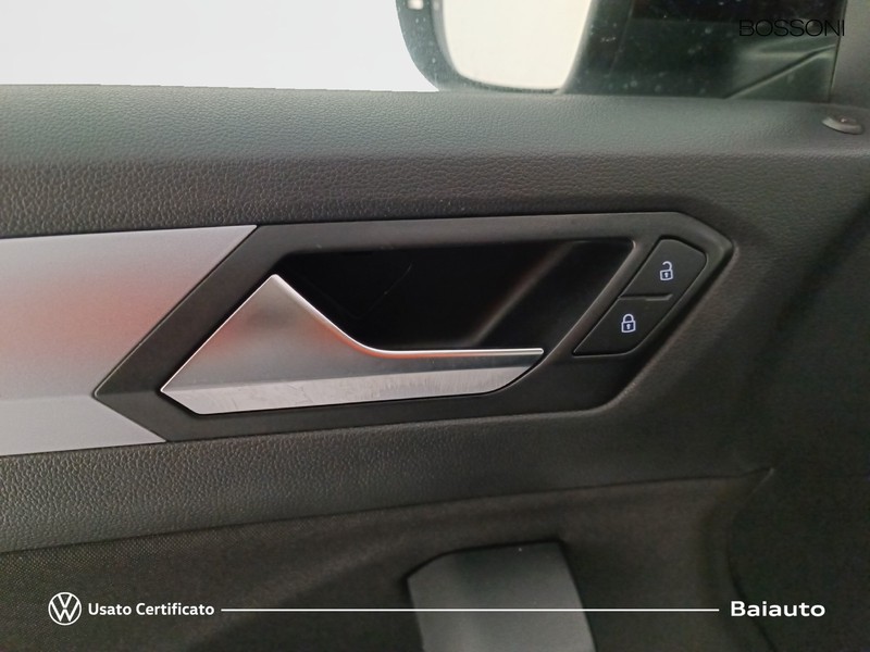 19 - Volkswagen T-Roc 2.0 tdi scr 150cv life dsg
