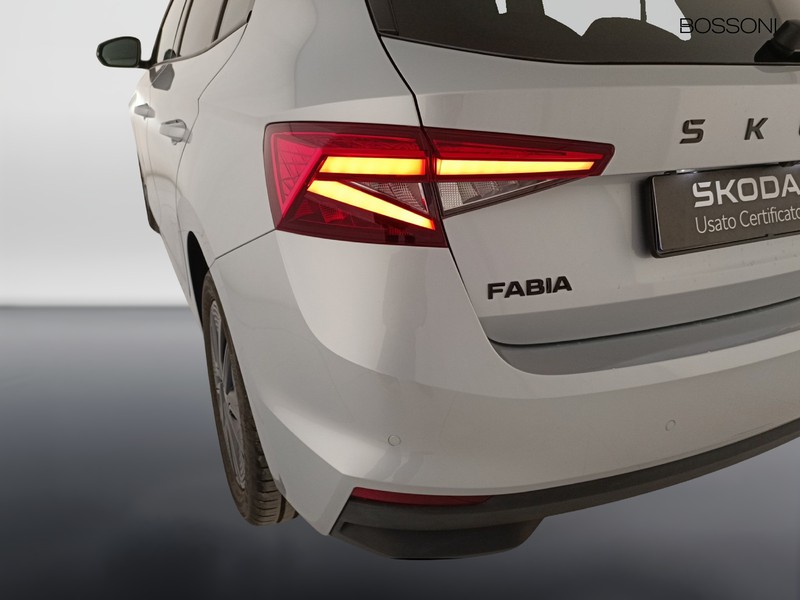 25 - Skoda Fabia 1.0 mpi 80cv selection