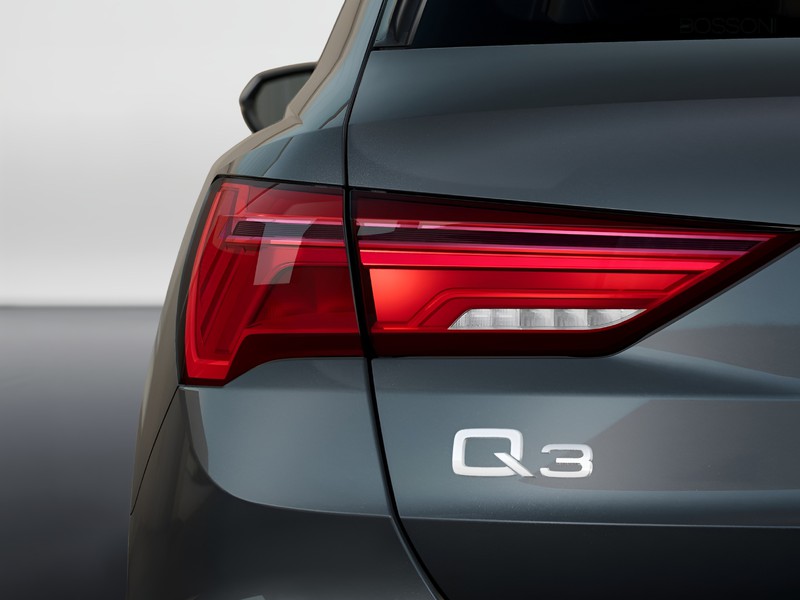 7 - Audi Q3 35 2.0 tdi s line edition s tronic