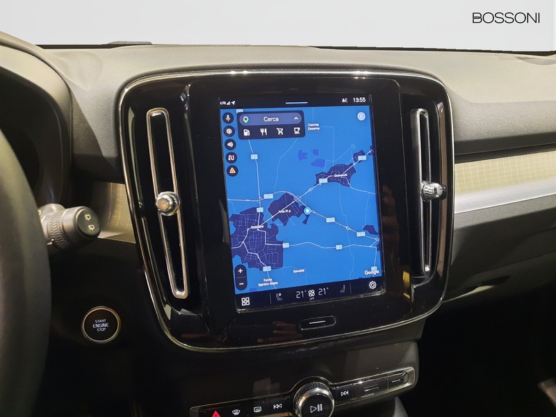13 - Volvo XC40 2.0 b3 plus bright automatico