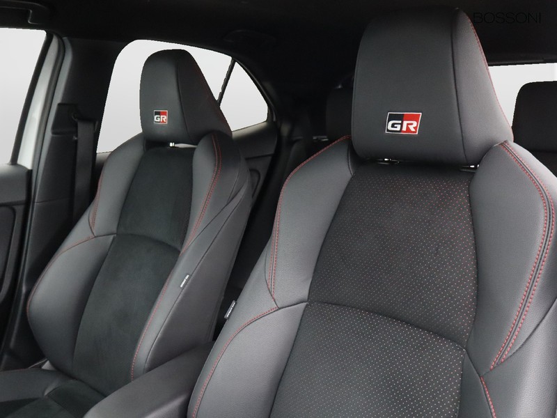 7 - Toyota yaris cross 1.5 h 116cv gr sport fwd e-cvt