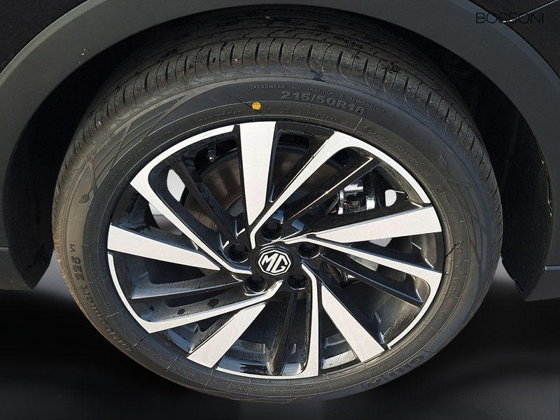 13 - Mg ZS 1.5 hybrid+ luxury auto