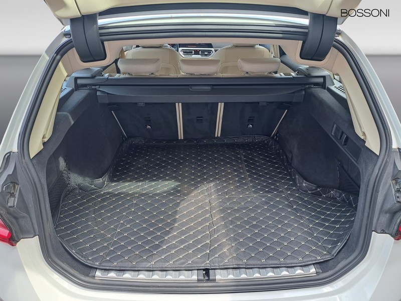 13 - BMW Serie 3 touring 320d luxury steptronic
