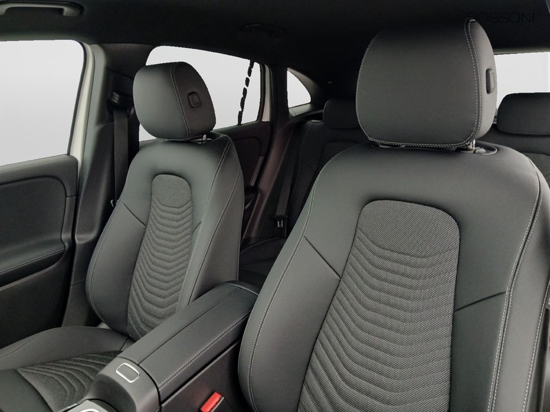 7 - Mercedes GLA 180 d progressive advanced 8g-dct
