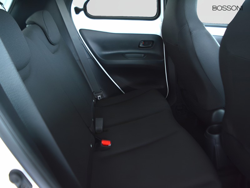 7 - Toyota Aygo x 1.0 72cv active
