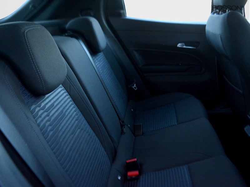 7 - Alfa Romeo Junior 1.2 hybrid 145cv ibrida edct6