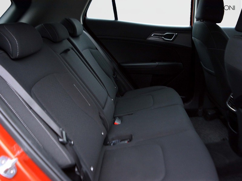 7 - Kia Sportage 1.6 crdi mhev business dct