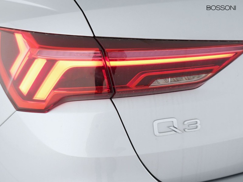 7 - Audi Q3 35 2.0 tdi business advanced s tronic