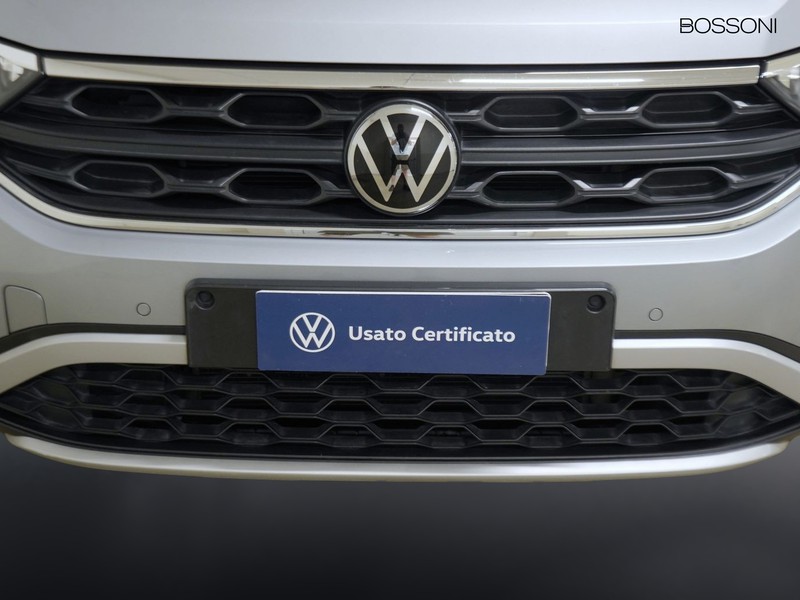 13 - Volkswagen T-Roc 2.0 tdi scr 115cv life
