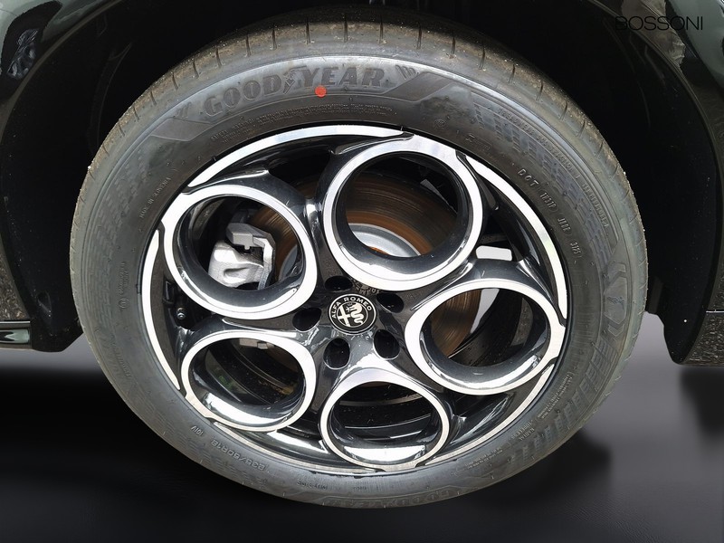 13 - Alfa Romeo Tonale 1.5 hybrid 175cv ti tct7