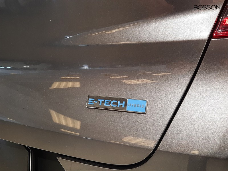 25 - Renault Captur 1.6 e-tech hybrid zen auto 145cv
