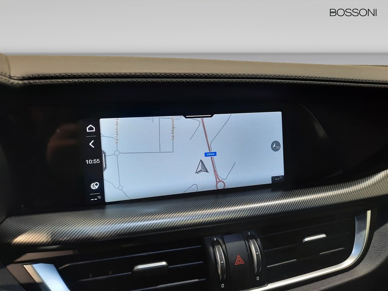 13 - Alfa Romeo Stelvio 2.2 turbo 210cv veloce q4 at8