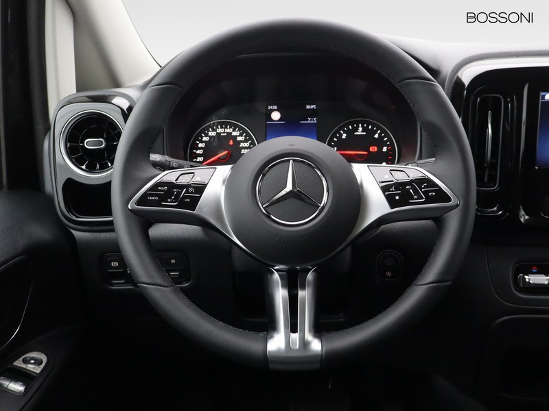 13 - Mercedes Vans Vito mixto 116 cdi long select 9g-tronic
