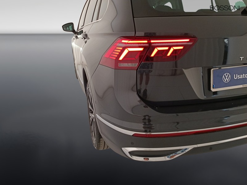 25 - Volkswagen Tiguan 2.0 tdi scr 150cv elegance 4motion dsg
