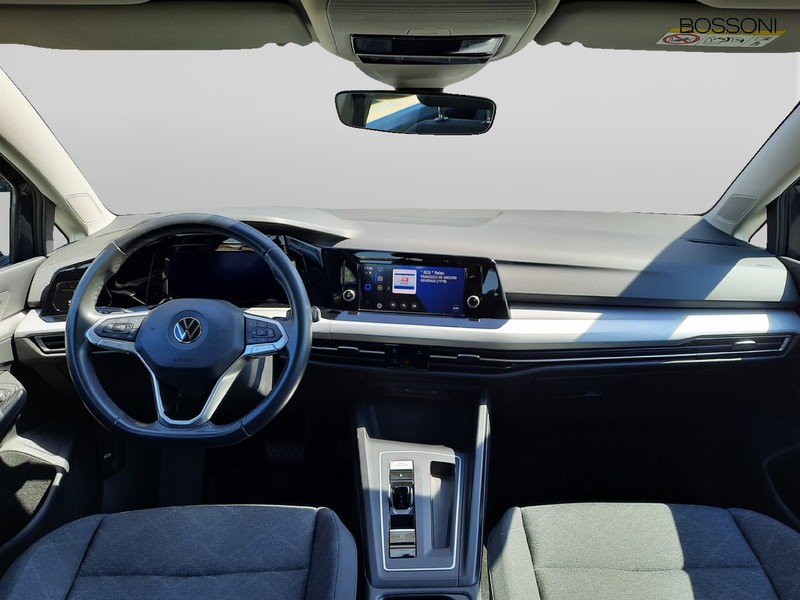 7 - Volkswagen Golf 1.0 etsi evo 110cv life dsg