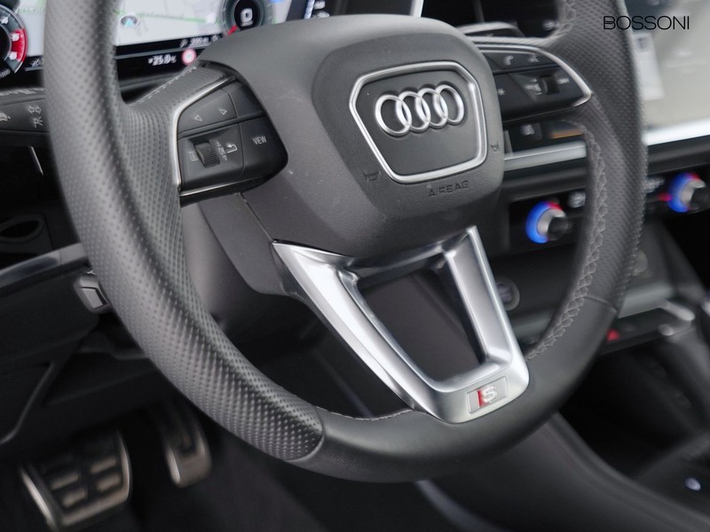 25 - Audi Q3 35 2.0 tdi s line edition s tronic