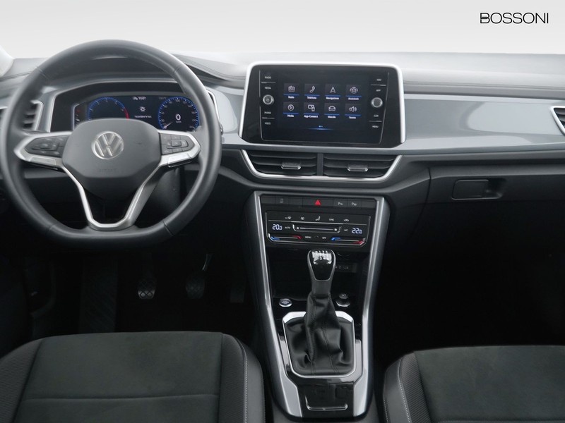 7 - Volkswagen T-Roc 1.0 tsi 110cv style