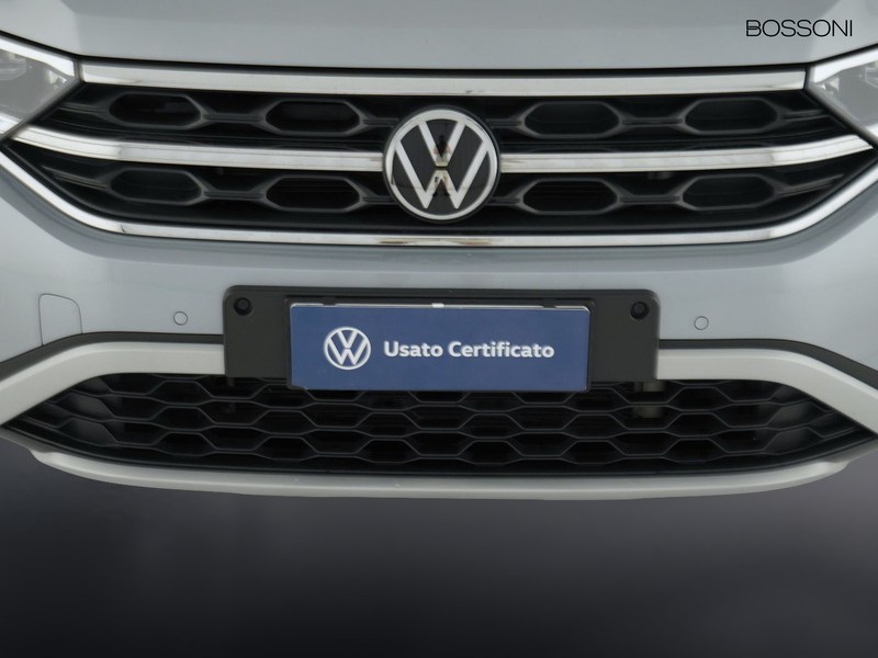 13 - Volkswagen T-Roc 1.0 tsi 110cv style
