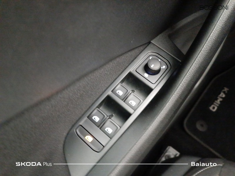 19 - Skoda Kamiq 1.0 tsi 115cv black dots dsg