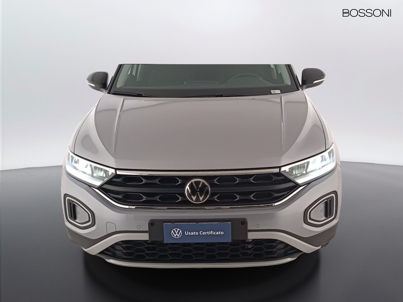 13 - Volkswagen T-Roc 1.5 tsi act sport dsg