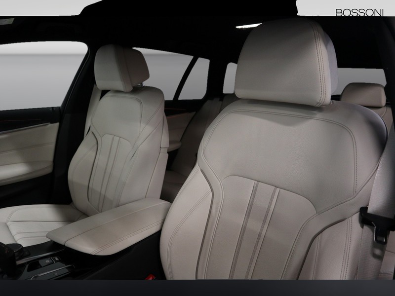 7 - BMW Serie 5 touring 520d mild hybrid 48v xdrive msport steptronic