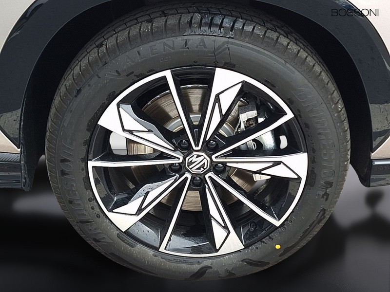 13 - Mg HS 1.5 hybrid+ luxury auto
