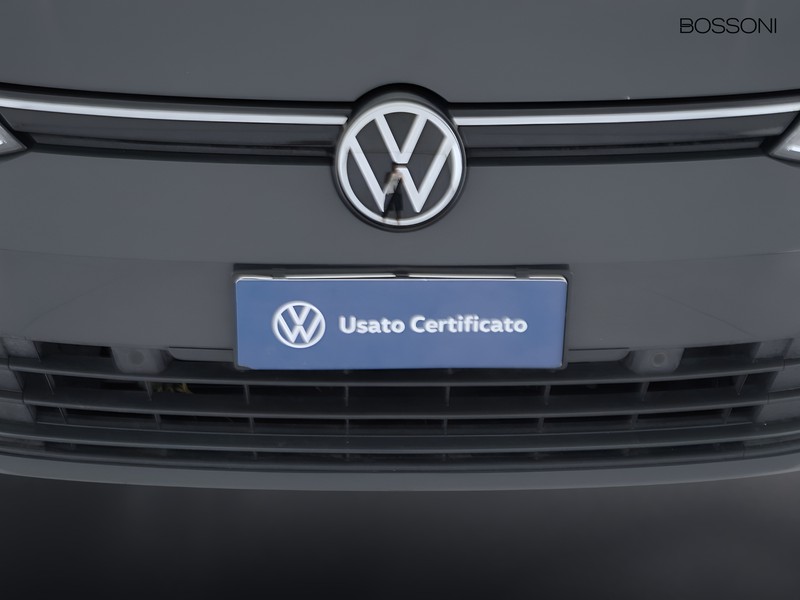 13 - Volkswagen Golf variant 1.0 etsi evo 110cv life dsg