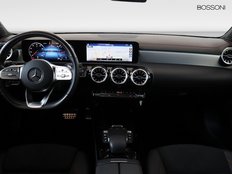 13 - Mercedes CLA shooting brake 180 d premium 8g-dct