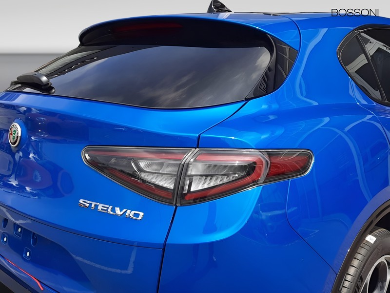 25 - Alfa Romeo Stelvio 2.2 turbo 210cv veloce q4 at8