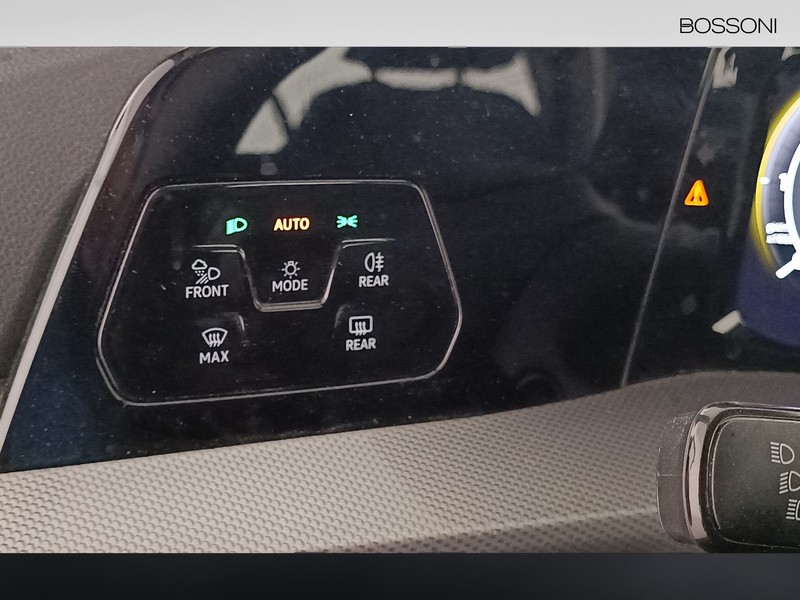 13 - Volkswagen Golf 2.0 tdi scr 150cv style dsg