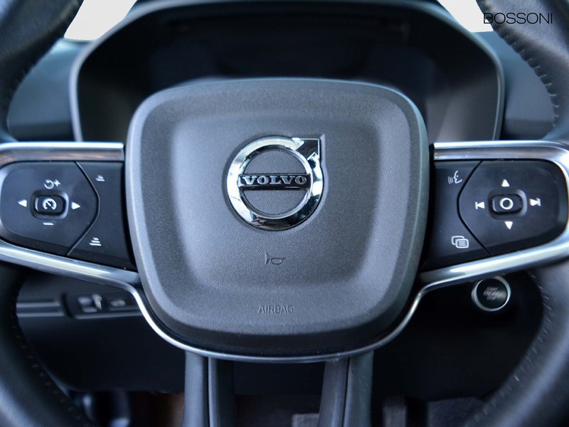 19 - Volvo XC40 1.5 t5 recharge plug-in-hybrid inscription expression geartronic my21