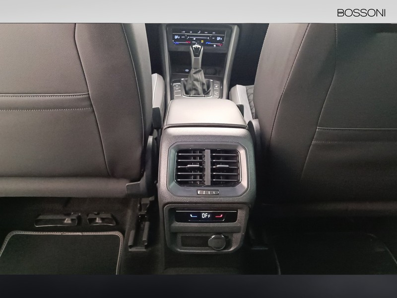 19 - Volkswagen Tiguan 2.0 tdi scr 150cv r-line dsg