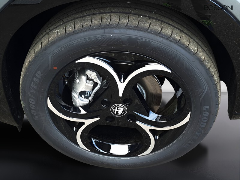 13 - Alfa Romeo Junior 1.2 hybrid 145cv ibrida ti edct6