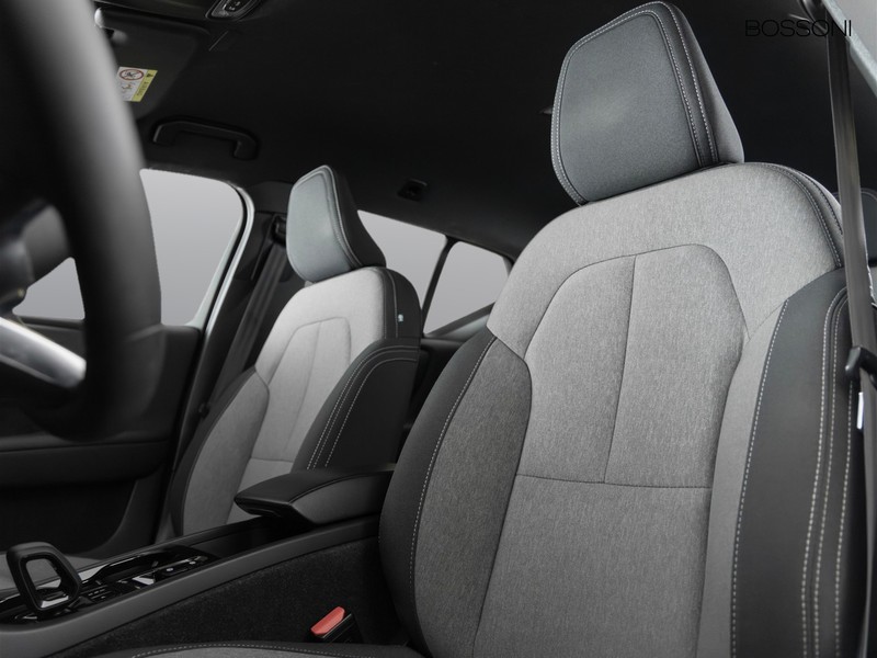 7 - Volvo XC40 1.5 t4 recharge plug-in-hybrid plus dark automatico
