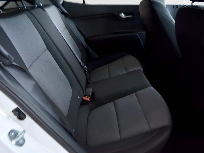 7 - Kia Stonic 1.0 t-gdi urban