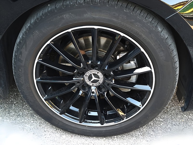 13 - Mercedes Classe A 180 d sport
