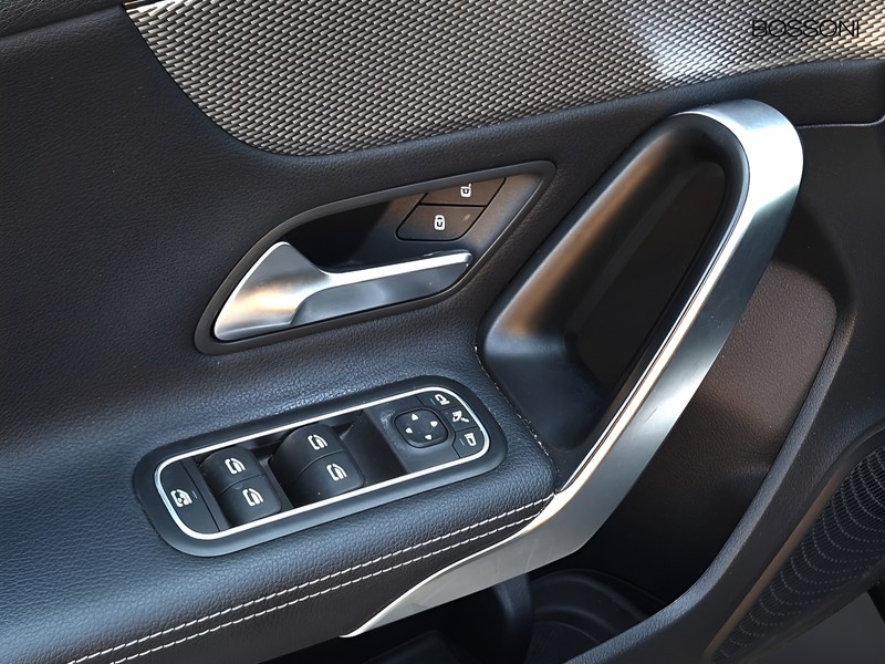 19 - Mercedes Classe A 180 d sport