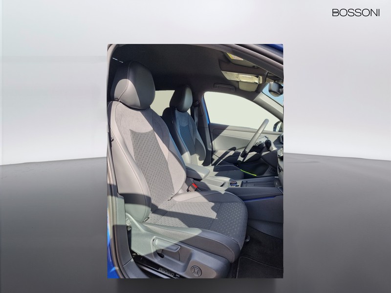 13 - Volkswagen T-Roc 1.5 etsi act 150cv r-line dsg
