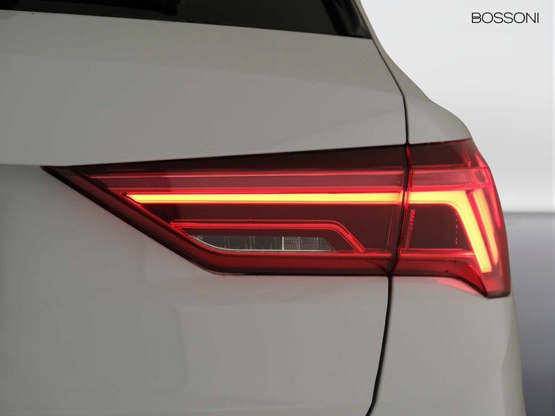 7 - Audi Q3 35 2.0 tdi s line edition s tronic