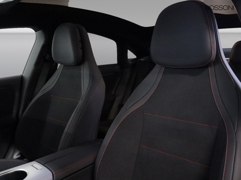 7 - Mercedes CLA 200 premium 4matic auto