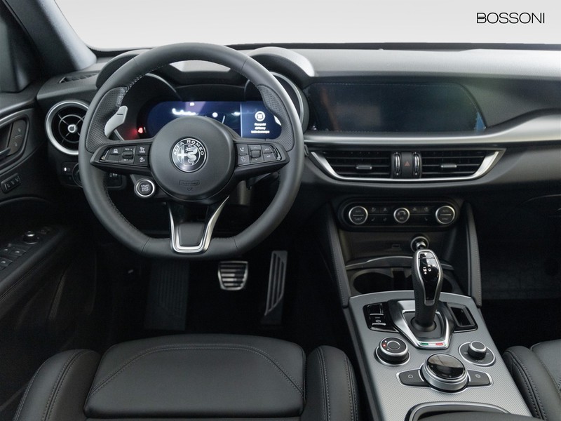 7 - Alfa Romeo Stelvio 2.2 turbo 210cv veloce q4 at8